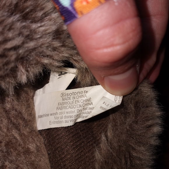 Isotoner Slippers - Picture 7 of 8